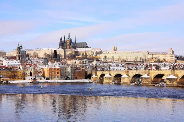 Navidad romántica nevada Praga City, República Checa — Foto de Stock