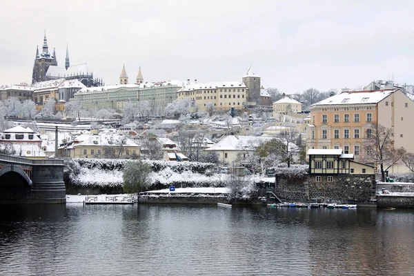 Navidad romántica nevada Praga City, República Checa —  Fotos de Stock