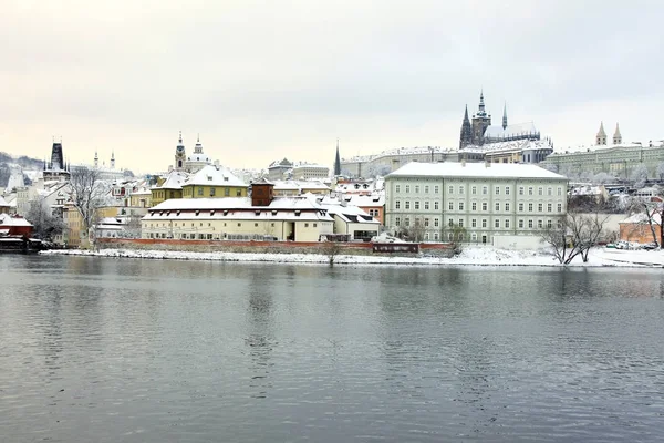 Noel romantik karlı Prague City, Çek Cumhuriyeti — Stok fotoğraf