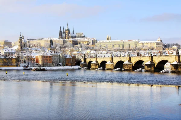 Navidad romántica nevada Praga City, República Checa —  Fotos de Stock