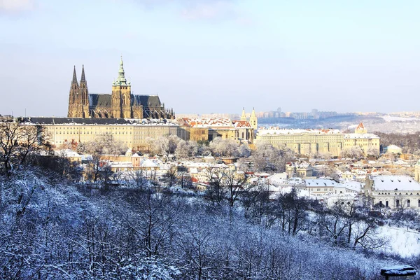 Noel romantik karlı Prague City, Çek Cumhuriyeti — Stok fotoğraf