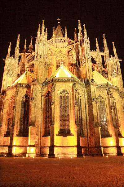 Gothic St. Vitus' Cathedral on Prague Castle in the Night, Czech Republic — Stock Photo, Image