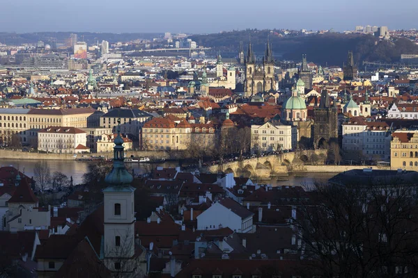 Blick Auf Die Winterliche Prager Stadt Mit Ihren Türmen Tschechische — Stockfoto