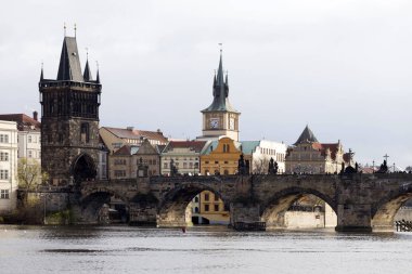 Kış Prague Old Town yukarıda Nehri Vltava, Çek Cumhuriyeti görüntüleyin