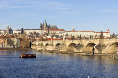 Prague City ile Gotik Castle, Çek Cumhuriyeti görüntüleyin