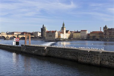 Kış Prague Old Town yukarıda Nehri Vltava, Çek Cumhuriyeti görüntüleyin