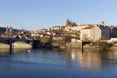 Prague City ile Gotik Castle, Çek Cumhuriyeti görüntüleyin