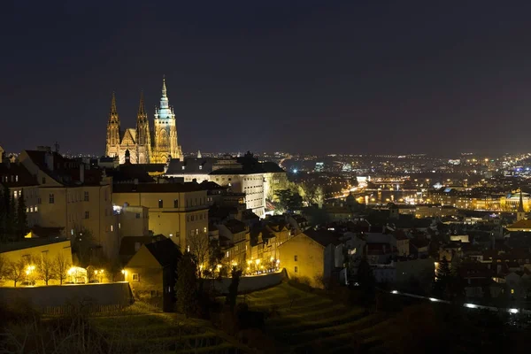 Zimowa Noc Praga Miasto Gotyckim Zamkiem Czechy — Zdjęcie stockowe