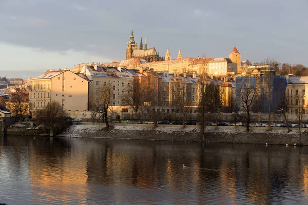 Kerst Besneeuwde Prague City Met Gotische Castle Tsjechië — Stockfoto