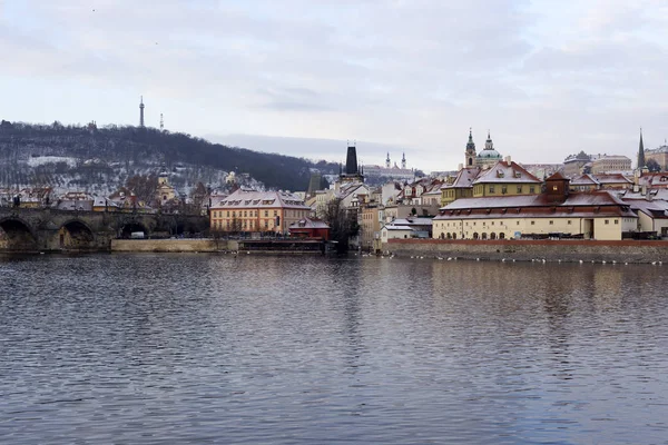 Christmas Snowy Prague Cidade Menor Com Catedral São Nicolau República — Fotografia de Stock