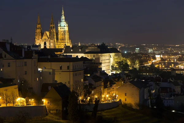 夜プラハ歴史的センター チェコ共和国 — ストック写真