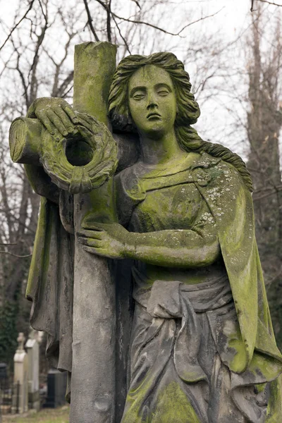 Statua Antica Del Vecchio Cimitero Praga Repubblica Ceca — Foto Stock