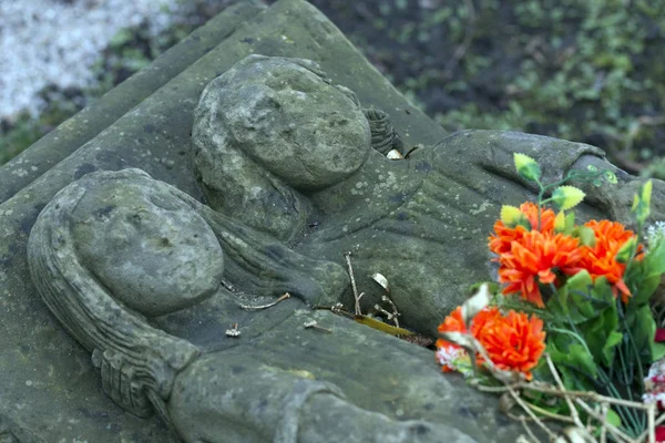 Alte Statue Aus Dem Geheimnisvollen Alten Prager Friedhof Tschechische Republik — Stockfoto