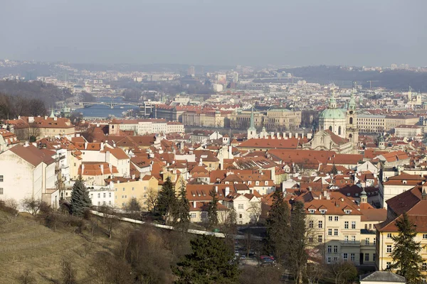 Soleggiato Inverno Gelido Praga Città Con Sue Cattedrali Edifici Storici — Foto Stock