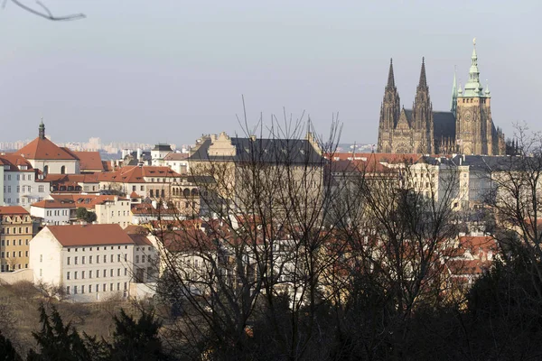 Soleado Invierno Helado Praga Ciudad Con Castillo Gótico República Checa —  Fotos de Stock