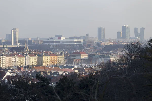 Zonnige Ijzig Winter Prague City Met Zijn Kathedralen Historische Gebouwen — Stockfoto