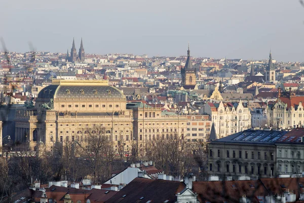 Słoneczny Zimowy Mroźny Prague City Katedr Historyczne Budynki Wieże Republika — Zdjęcie stockowe