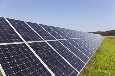 Solar Power Station yaz çayır 