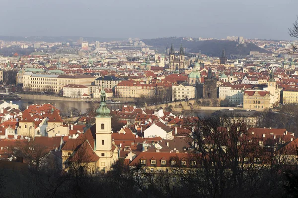 Sonnig Frostigen Winter Prag Stadt Mit Seinen Kathedralen Historischen Gebäuden — Stockfoto