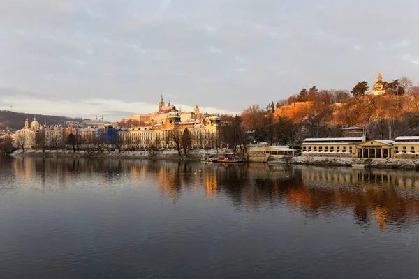 Sunny Snowy Early Morning Prague Lesser Town Gothic Castle River —  Fotos de Stock