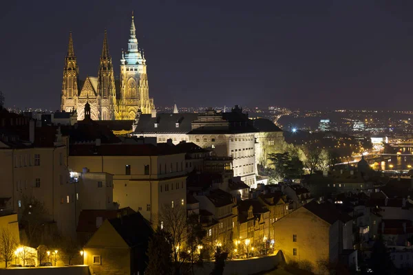 Zimowa Noc Praga Miasto Gotyckim Zamkiem Czechy — Zdjęcie stockowe