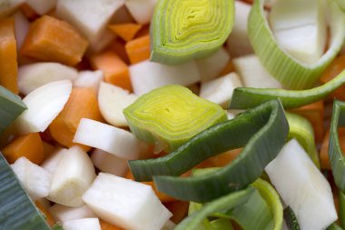 Karışık taze sebze dilimlenmiş