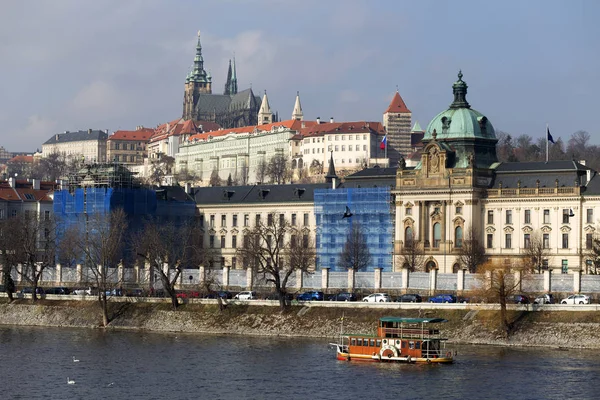 Early Spring Prague Gothic Castle Lesser Town River Vltava Sunny — Stock Photo, Image