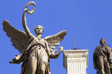 Altın melek önünde sanatçılar House, Prague, Çek Cumhuriyeti