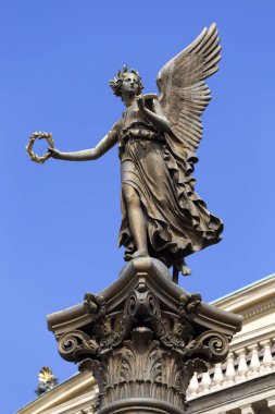 Altın melek önünde sanatçılar House, Prague, Çek Cumhuriyeti