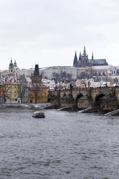 Snowy Prague City Gotyckiego Zamku Republika Czeska — Zdjęcie stockowe