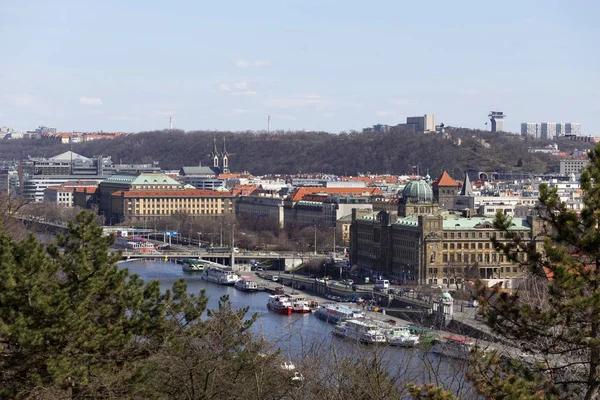 Spring Prague City Com Suas Torres Pontes Dia Ensolarado República — Fotografia de Stock
