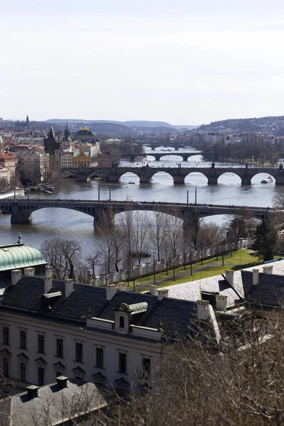 Frühling Prag Stadt Mit Seinen Türmen Und Brücken Den Sonnigen — Stockfoto