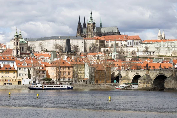 Uitzicht Stad Praag Boven Rivier Moldau Tsjechië — Stockfoto