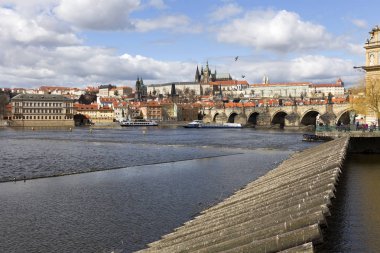 Bahar üzerinde görünümü üzerinde Nehri vltava, Çek Cumhuriyeti Prag şehir