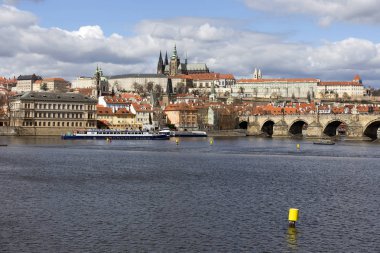 Bahar üzerinde görünümü üzerinde Nehri vltava, Çek Cumhuriyeti Prag şehir