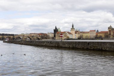 Bahar üzerinde görünümü üzerinde Nehri vltava, Çek Cumhuriyeti Prag şehir