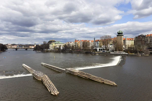 Visa Våren Prague Staden Ovanför Floden Moldau Tjeckien — Stockfoto