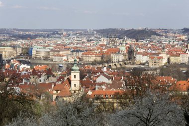 Bahar üzerinde görünümü üzerinde Nehri vltava, Çek Cumhuriyeti Prag şehir