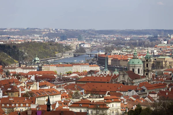 Widok Wiosnę Praga Miasto Nad Rzeką Wełtawą Republika Czeska — Zdjęcie stockowe