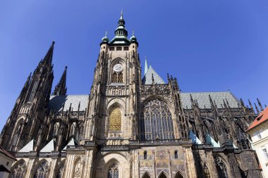 Güneşli gün, Çek Cumhuriyeti Prag Kalesi üzerinde Gotik St. Vitus Katedrali