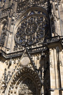 Güneşli gün, Çek Cumhuriyeti Prag Kalesi üzerinde Gotik St. Vitus Katedrali