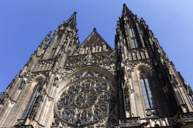 Güneşli gün, Çek Cumhuriyeti Prag Kalesi üzerinde Gotik St. Vitus Katedrali