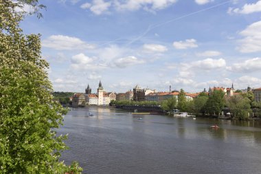 Bahar üzerinde görünümü üzerinde Nehri vltava, Çek Cumhuriyeti Prag şehir