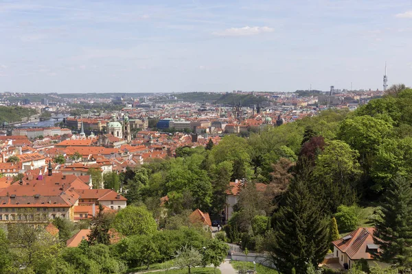 Widok Wiosnę Praga Miasto Nad Rzeką Wełtawą Republika Czeska — Zdjęcie stockowe