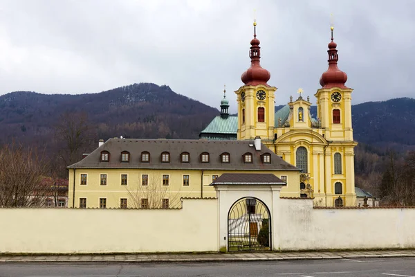 Barokní Bazilika Navštívení Panny Marie Zimě Místo Pouti Hejnice Česká — Stock fotografie
