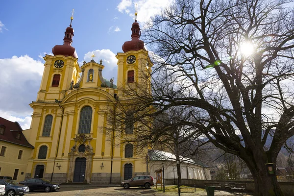 巴洛克式的大教堂参观圣母玛利亚在冬天 朝圣的地方 Hejnice 捷克共和国 — 图库照片