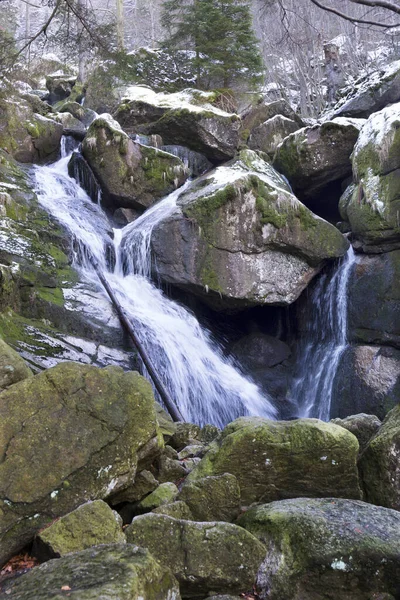 Floresta Boêmia Norte Paisagem Com Cachoeira Corrente Negra Montanhas Jizera — Fotografia de Stock