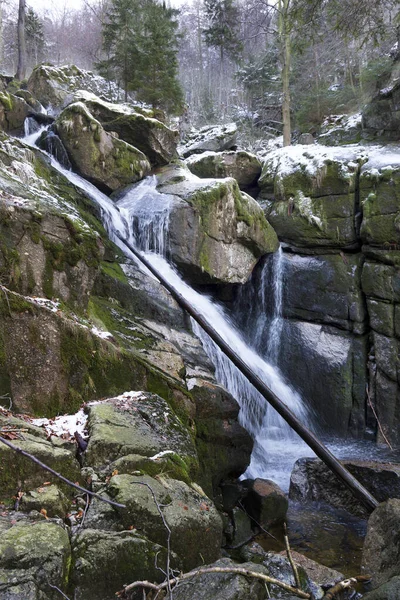 Floresta Boêmia Norte Paisagem Com Cachoeira Corrente Negra Montanhas Jizera — Fotografia de Stock