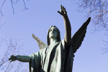 Tarihi heykel üzerinde gizemli eski Prag Mezarlığı, Çek Cumhuriyeti