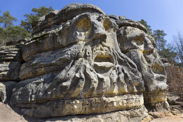 チェコ共和国北ボヘミアの19世紀の歴史的砂岩像 — ストック写真